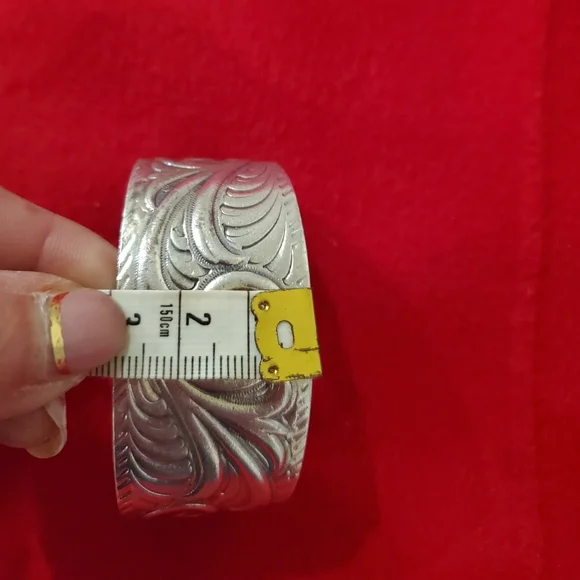 Sterling silver cuff bracelet - Picture 2 of 6